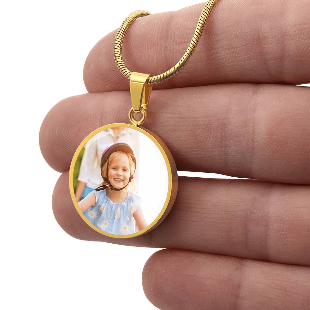 Personalized Mom Neckless and Round Pendant